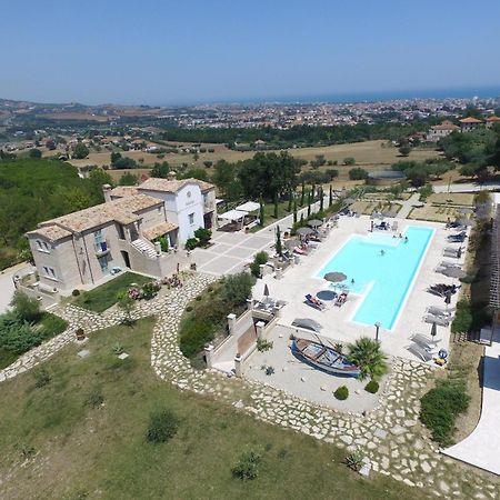 Villa Sant'Angelo อัลบา อาดริอาติกา ภายนอก รูปภาพ