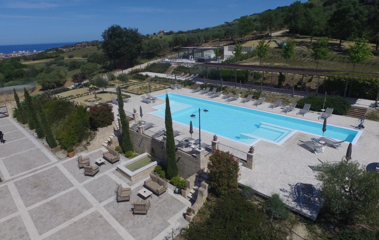 Villa Sant'Angelo อัลบา อาดริอาติกา ภายนอก รูปภาพ
