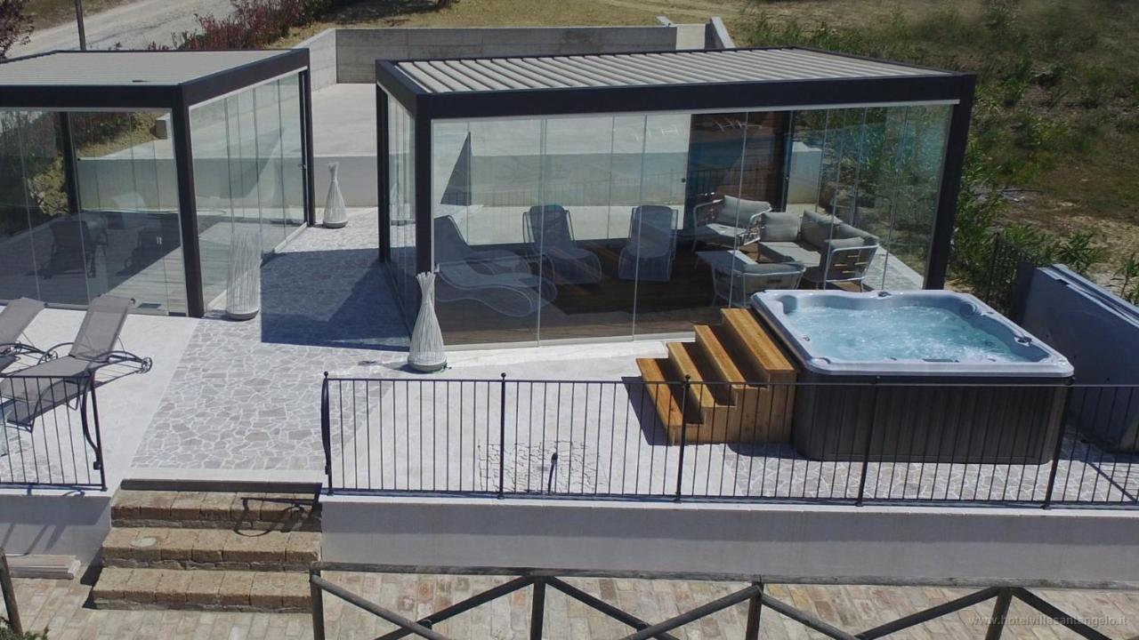 Villa Sant'Angelo อัลบา อาดริอาติกา ภายนอก รูปภาพ