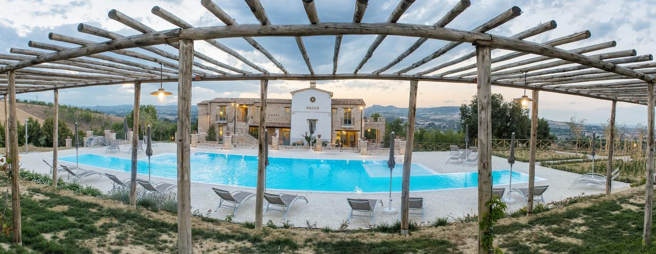 Villa Sant'Angelo อัลบา อาดริอาติกา ภายนอก รูปภาพ